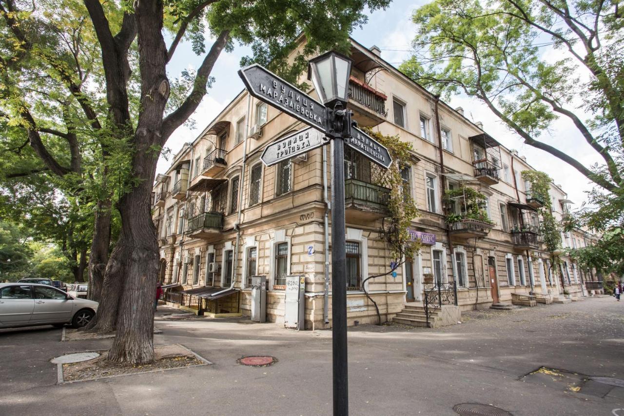 Apartments Opposite Shevchenko Park Odessa Exterior foto